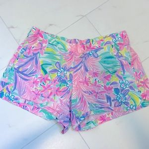 Lilly Pulitzer Shorts, Like New, Size Large